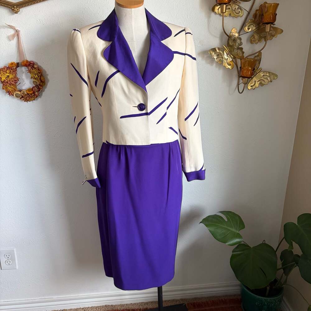 Rare Vintage David Hayes 100% Silk Blazer and Skirt Suit S